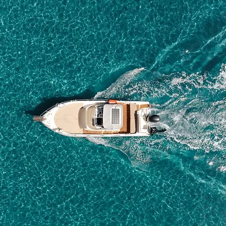 Jeronimo Zante Cruises 보트호텔 *